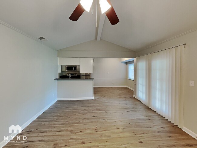 Foto del edificio - 14839 Greenvalley Dr