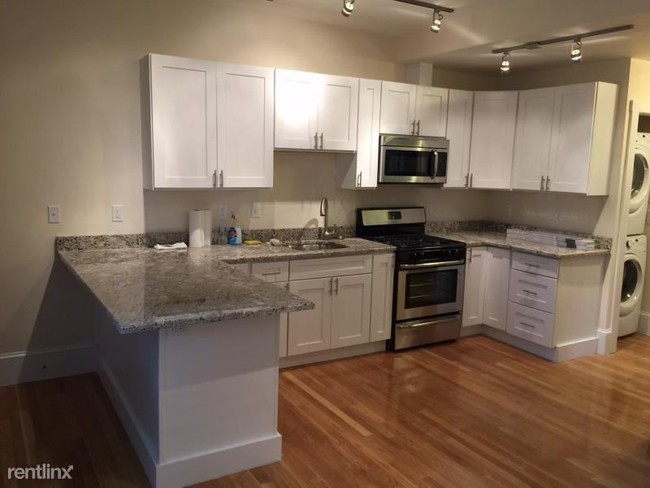 Building Photo - 5 br, 2 bath  - 231 Norfolk St Apt 5B