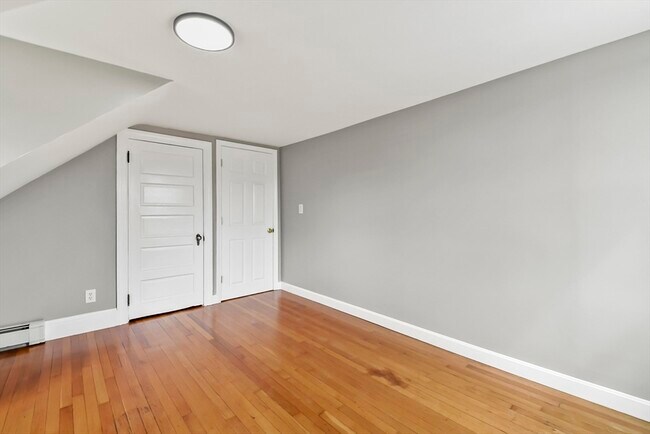 Building Photo - 515 Winthrop St