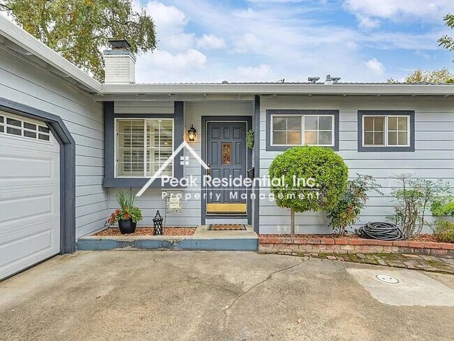 Foto del edificio - Charming 3bd/2ba House near Historic Folsom!