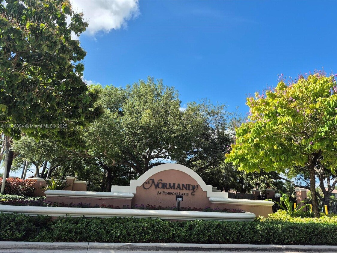 Primary Photo - 1870 NW 100th Way