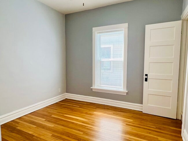Building Photo - 532 Highland Ave