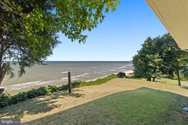 Building Photo - 5510 Beach Dr