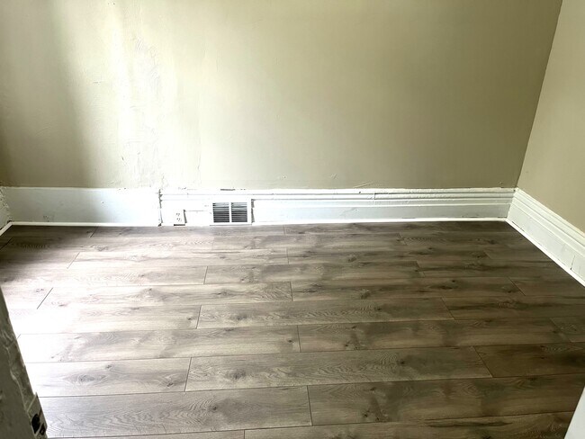 Foto del edificio - 501 E 7th St