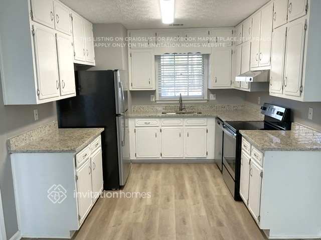 Foto del edificio - 155 Melton Way