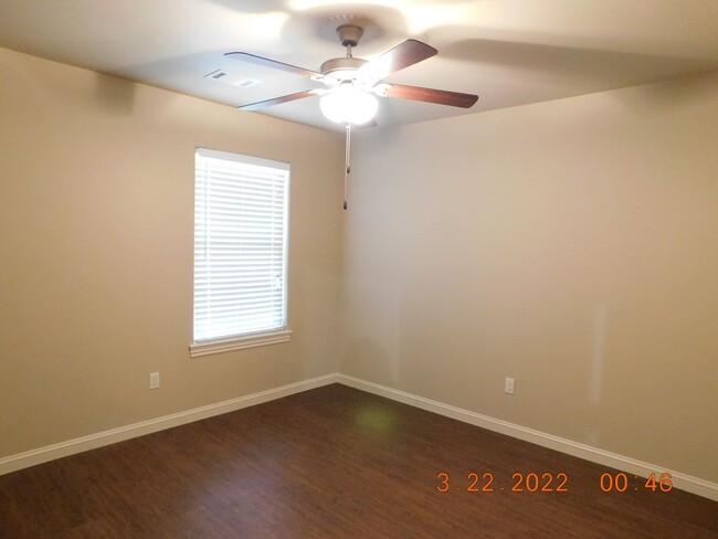 Building Photo - Luxury 3 bedroom 2 bath near Chaffee Commu...