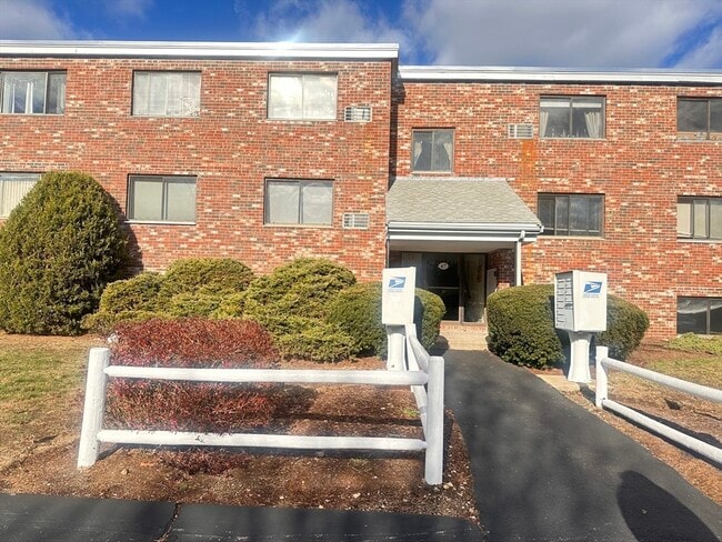 Building Photo - 67 Milliken Ave