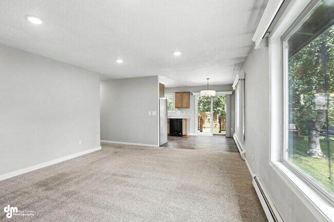 Building Photo - 2 bed 1 bath home