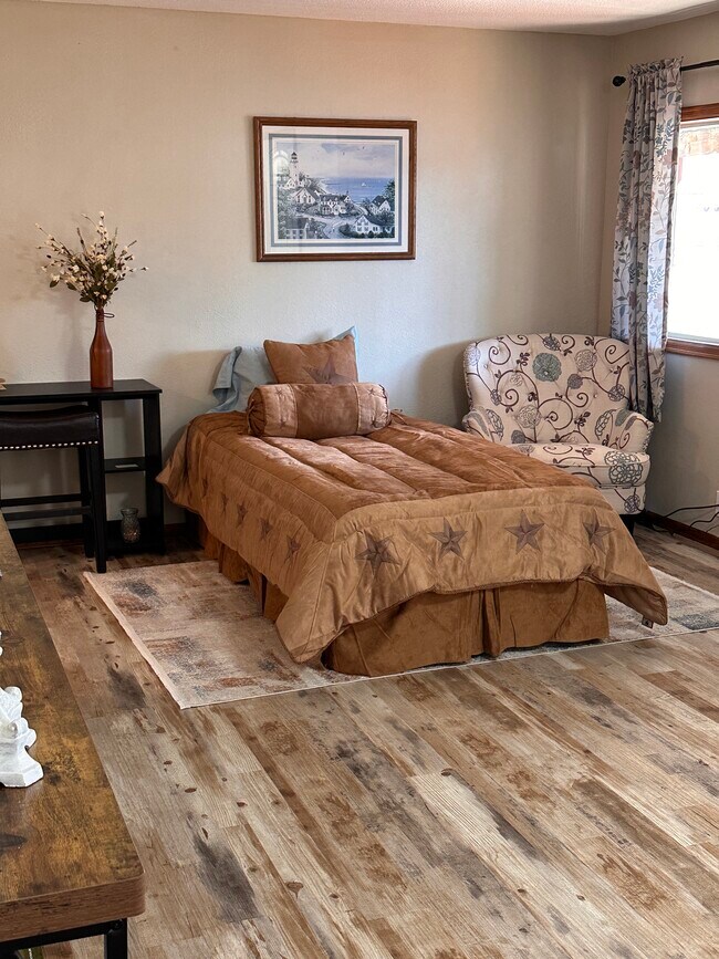 Foto del edificio - 712 SE Railroad Ave