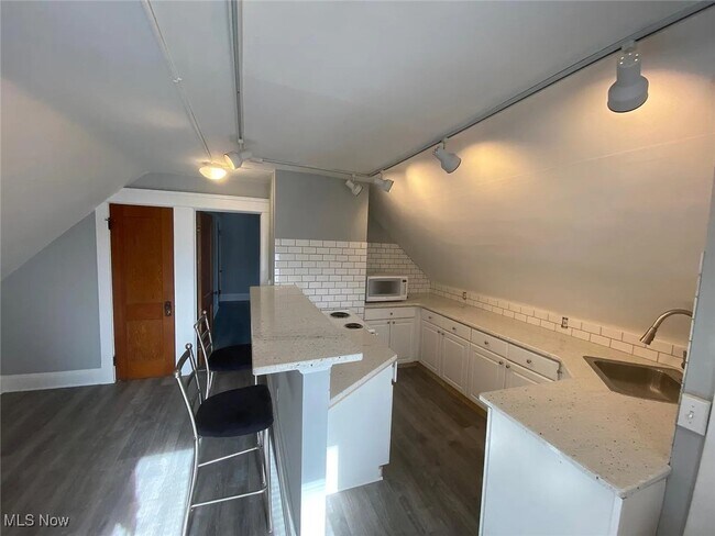 Foto del edificio - 1208 St Charles Ave