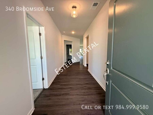Building Photo - 340 Broomside Ave