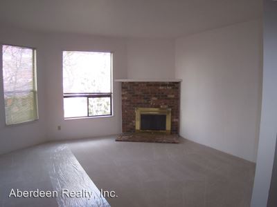 Building Photo - 211 E 3rd St