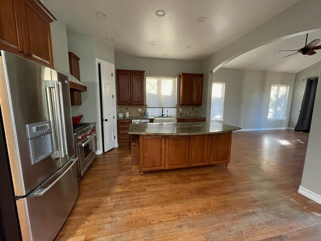 Kitchen - 1837 S Clarkson St
