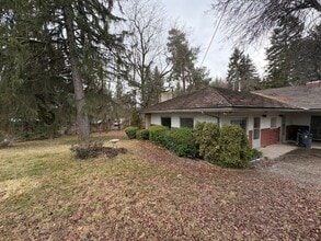 Building Photo - 1133 N Almon St