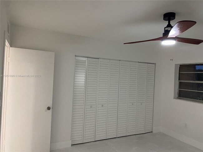 Foto del edificio - 250 NW 107th Ave