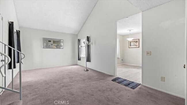 Foto del edificio - 10861 Mountain View Ave