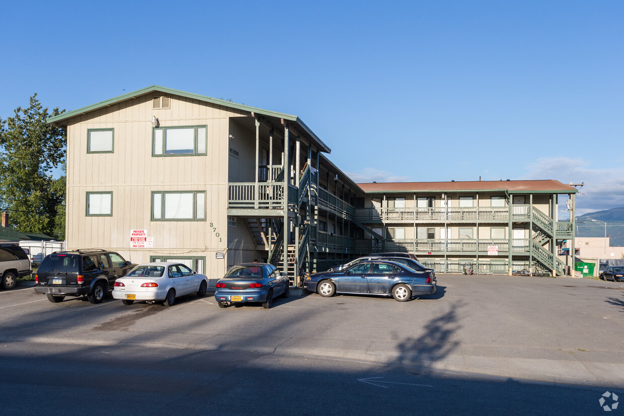 Building Photo - 3701 Richmond Ave