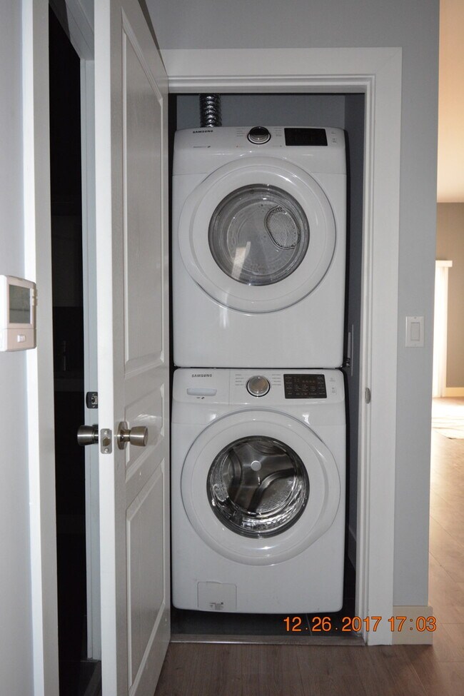Lavandería en 2nd nivel pasillo - 6831 Hinds Ave