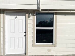Building Photo - 7515 Bayway Dr