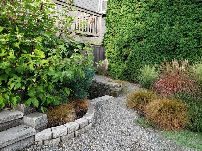 camino a la entrada - 2811 NW 58th St