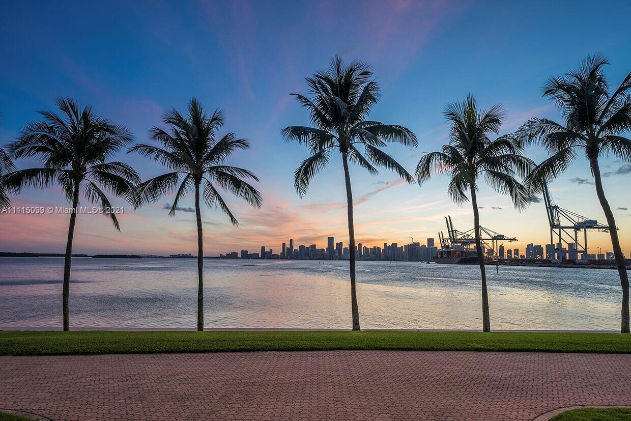 Primary Photo - 5313 Fisher Island Dr