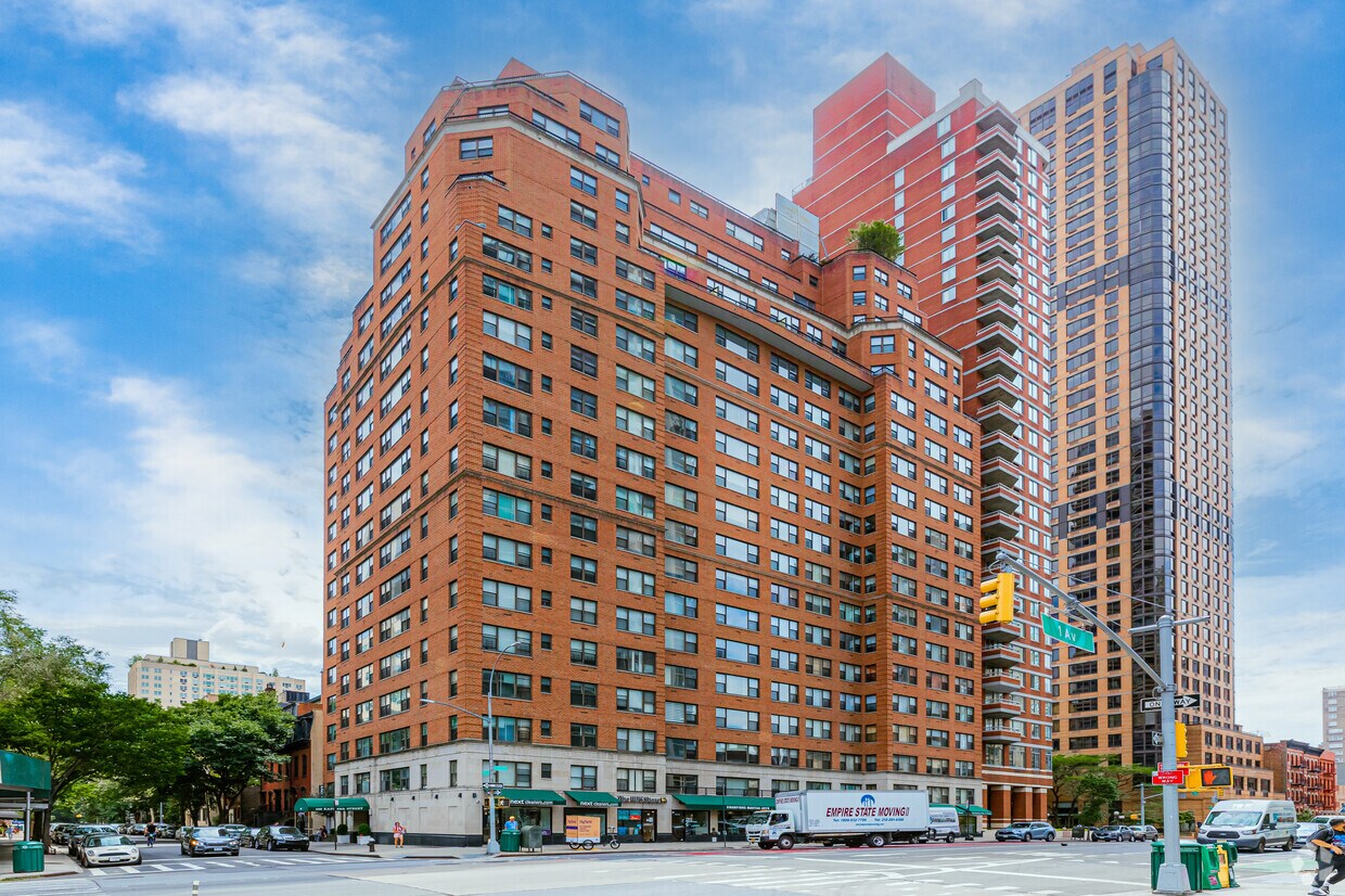 Vista desde la calle - 400 E 85th St