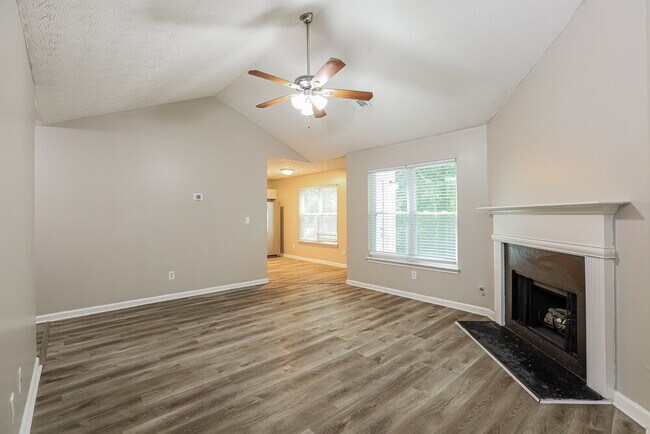 Foto del edificio - 54 Virginia Heights Dr