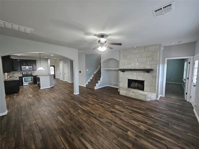 Building Photo - 727 Sendero Rd