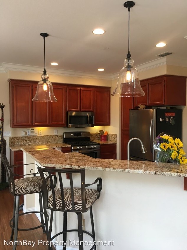 Primary Photo - 2 br, 2.5 bath House - 2858 Pearblossom Dr