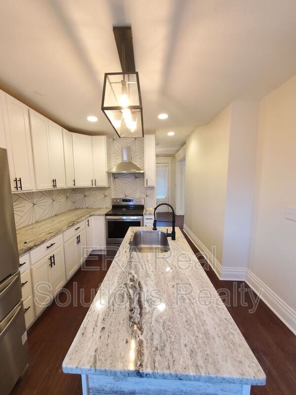 Building Photo - 1035 Sullivant Ave