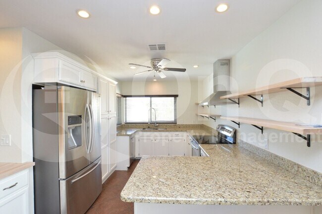 Foto del edificio - 2218 W Palomino Dr