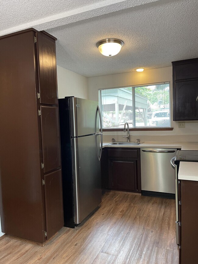 Foto del edificio - 116 N 3rd Ave SW