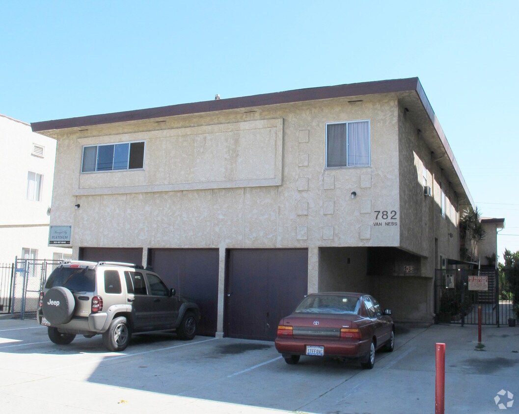 Primary Photo - Diane Apartments