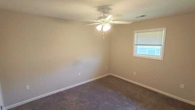 Building Photo - 5859 Lone Oak Dr SW