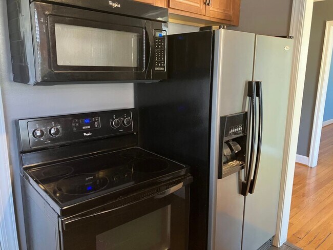 Foto del edificio - Vintage Bungalow in Charlotte Park