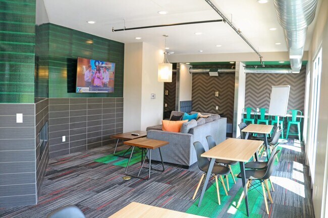 Foto del edificio - The Quarters East Lansing