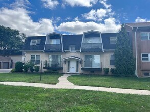 Building Photo - 5733 W 103rd St