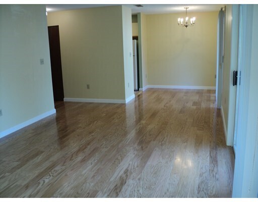 Foto del edificio - 212 Franklin Crossing Rd