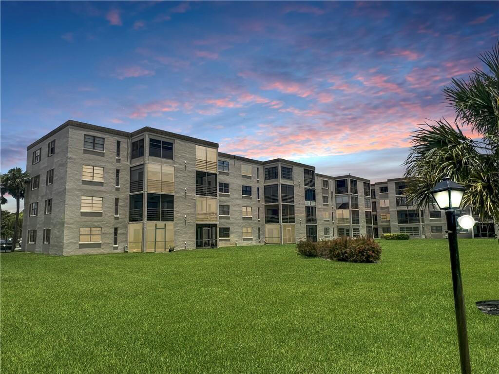 Primary Photo - 9300 SW 8th St