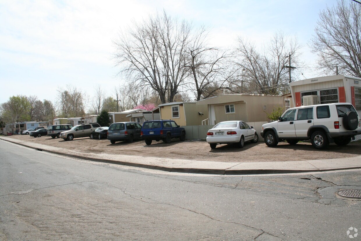 6270 Holly St, Commerce City, CO 80022 Apartments in Commerce City