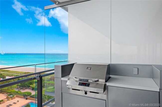 Building Photo - 8701 Collins Ave