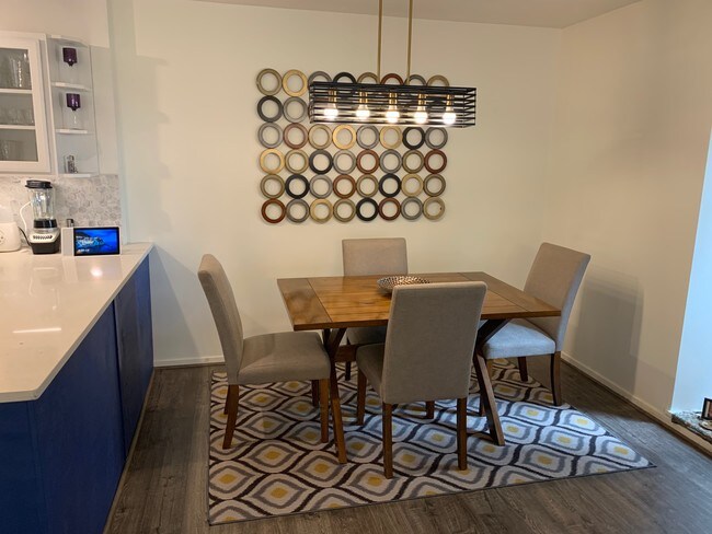 Comedor - 19 1st St S