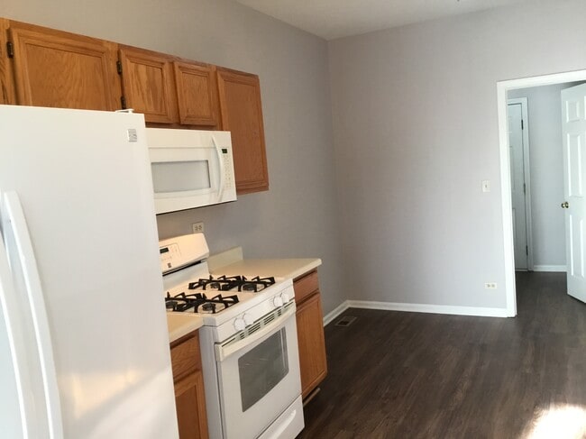 Building Photo - 13 Brian Ct