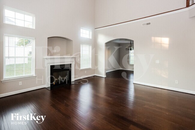 Foto del edificio - 8414 Dawson Ln