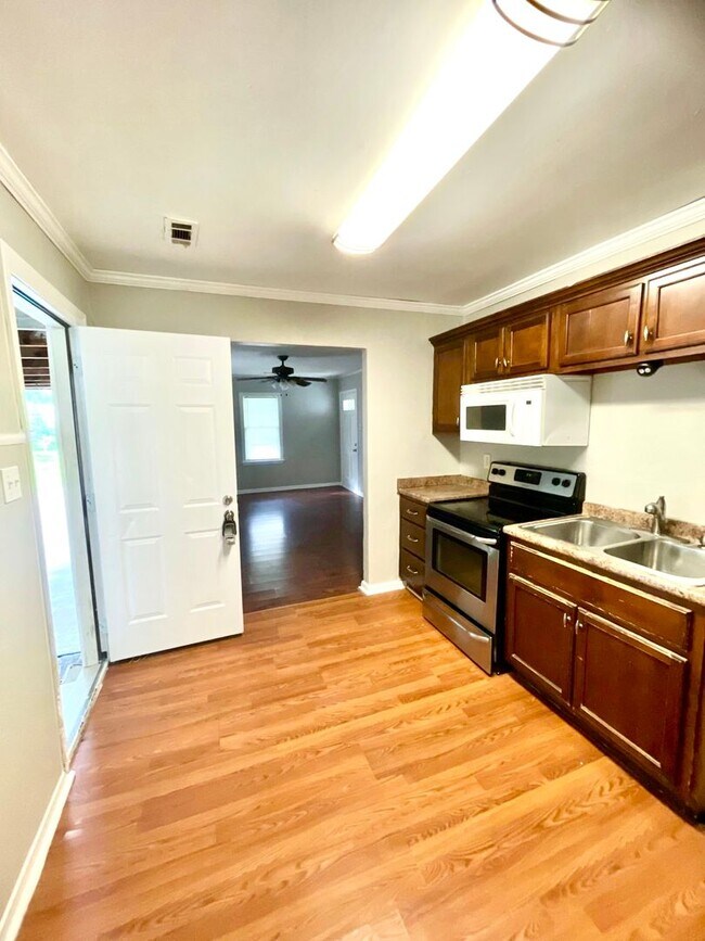 Foto del edificio - 408 Ridgecrest Ct