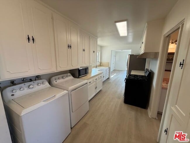 Foto del edificio - 3237 Midvale Ave