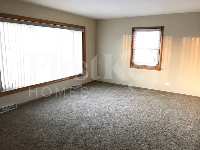 Building Photo - 701 E 162nd Pl