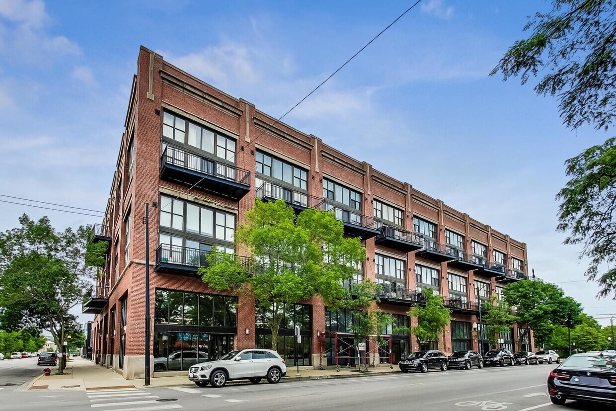 Primary Photo - 50 E 26th St