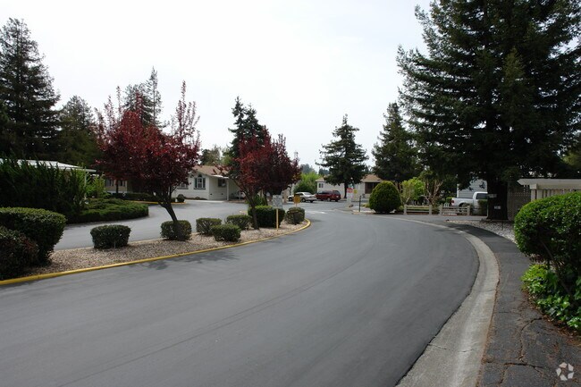 Foto del edificio - 901 N Mendocino Dr