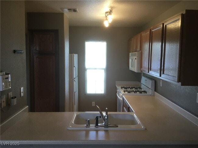 Building Photo - 476 Lime Grass Ave